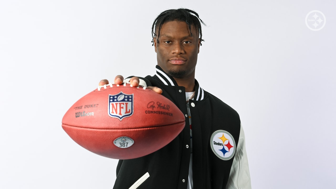 Pittsburgh Steelers Rookie George Pickens Wears Expensive Air