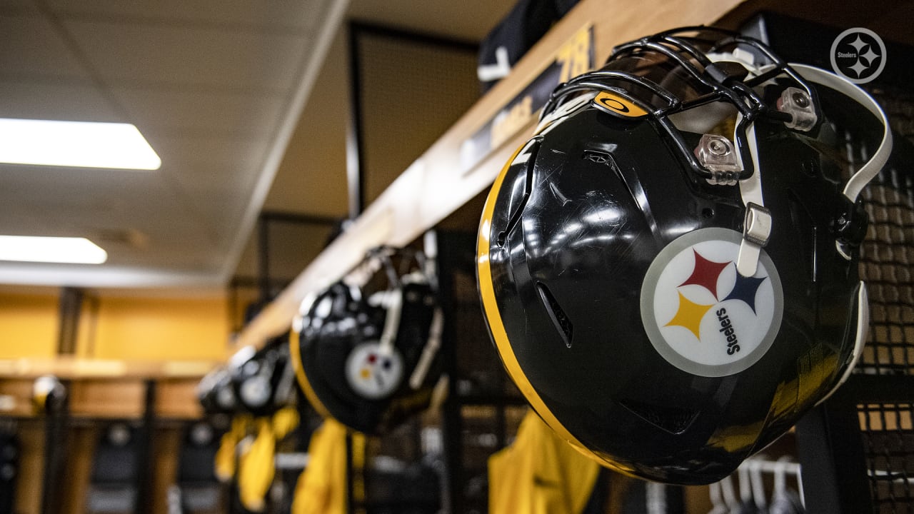 PHOTOS: Steelers Travel To Cleveland