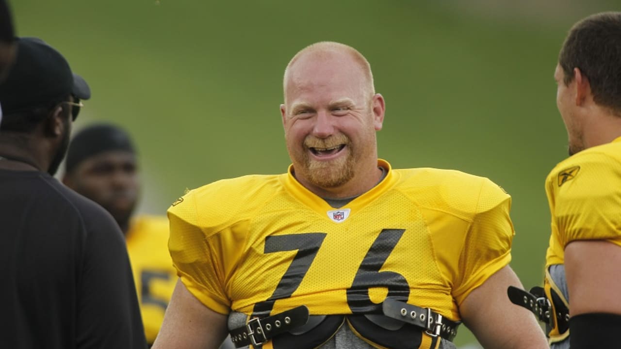 Former Steelers Defensive Lineman Chris Hoke Sees A Major Problem With The  Defense