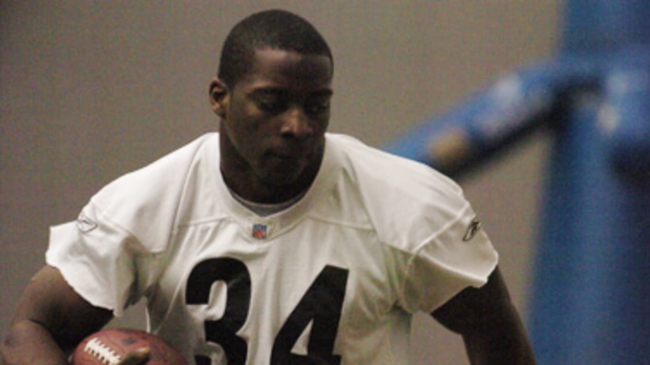 Arizona Cardinals' Rashard Mendenhall announces retirement