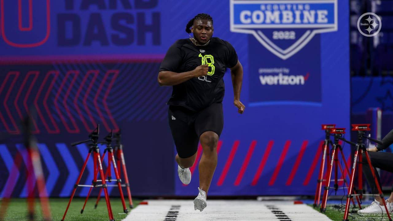 Offensive lineman Darian Kinnard runs official 5.31-second 40-yard dash at  2022 combine