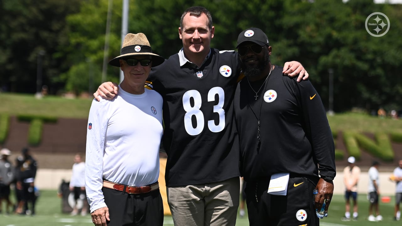 Kenny Pickett, George Pickens, Calvin Austin III wear #Steelers jersey for  first time