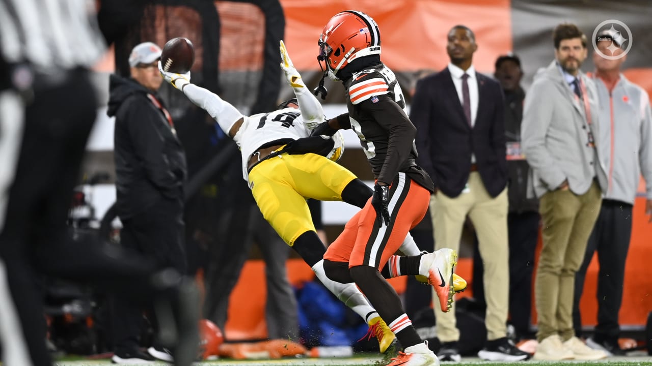 George Pickens catch: Steelers WR makes impressive one-handed grab