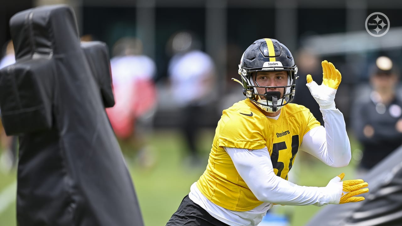 Pittsburgh Steelers safety Donald Washington (9) during NFL football rookie  minicamp, Saturday, May 7, 2016 in Pittsburgh. (AP Photo/Keith Srakocic  Stock Photo - Alamy