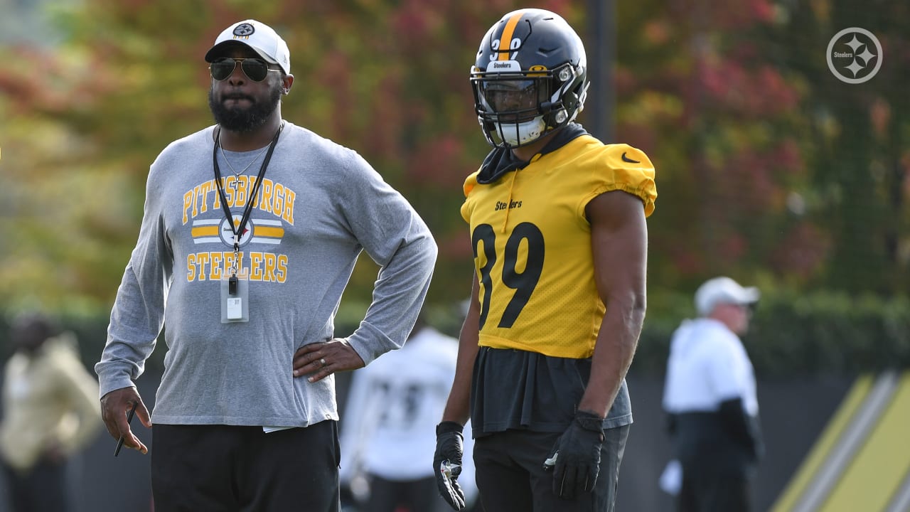 Dan Moore shifts left, Chuks Okorafor right as Steelers make