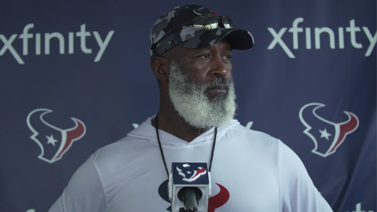 Texans head coach Lovie Smith says Dameon Pierce is 'trending' toward  Offensive Rookie of the Year 