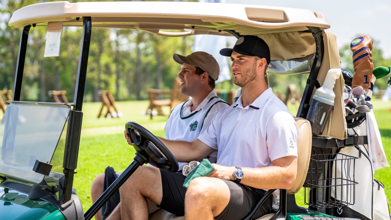 Former Redskin, golf charity score touchdown for locals