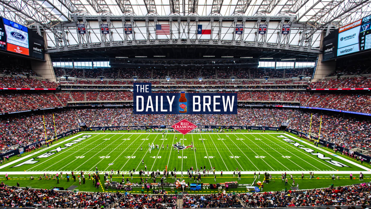 Houston Texans fans turn Dallas Cowboys' stadium into home game