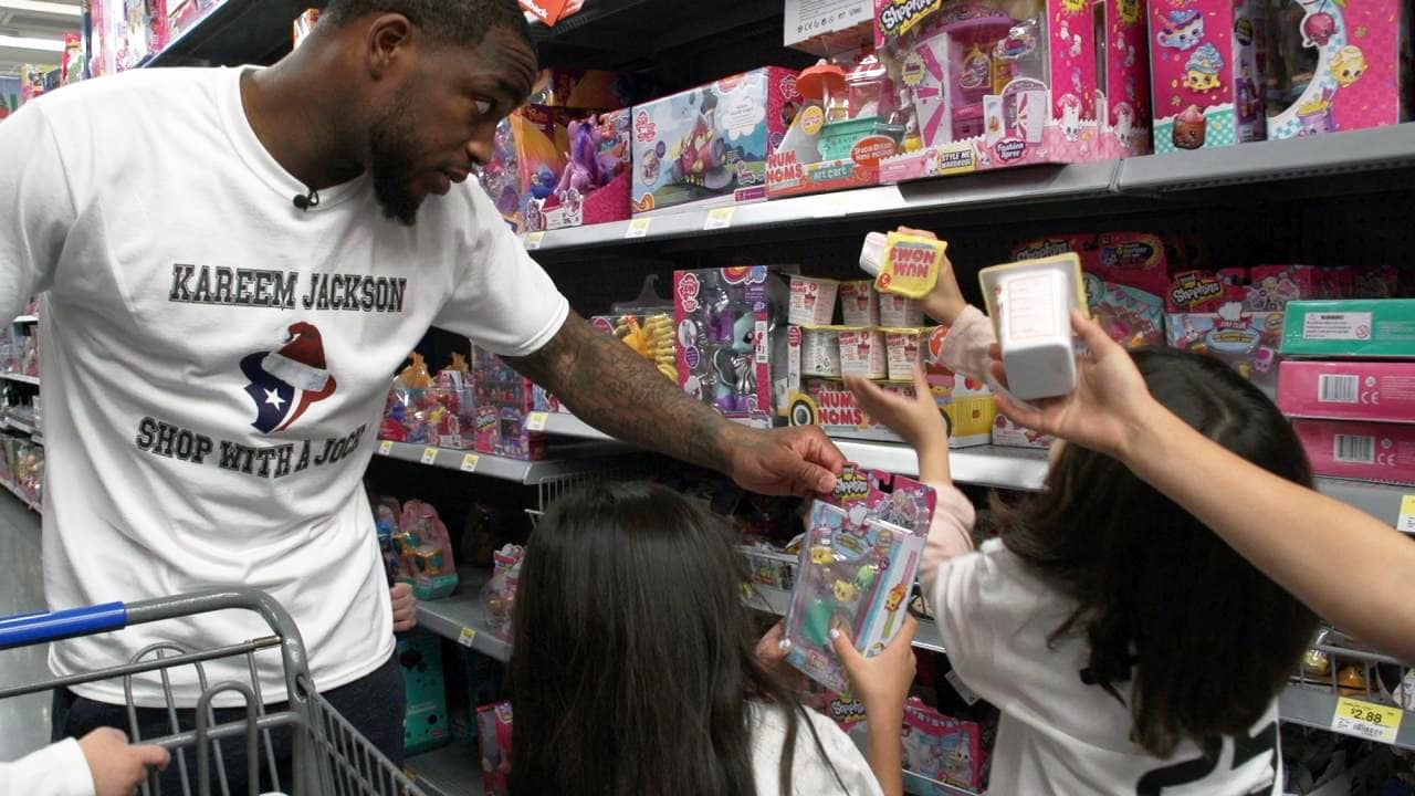 Cardinals give back with annual 'Shop with a Jock'