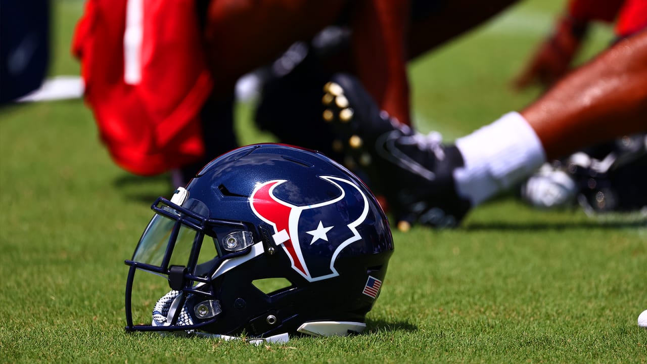 Houston Texans: Can Nick Caserio resolve the offensive line issues?