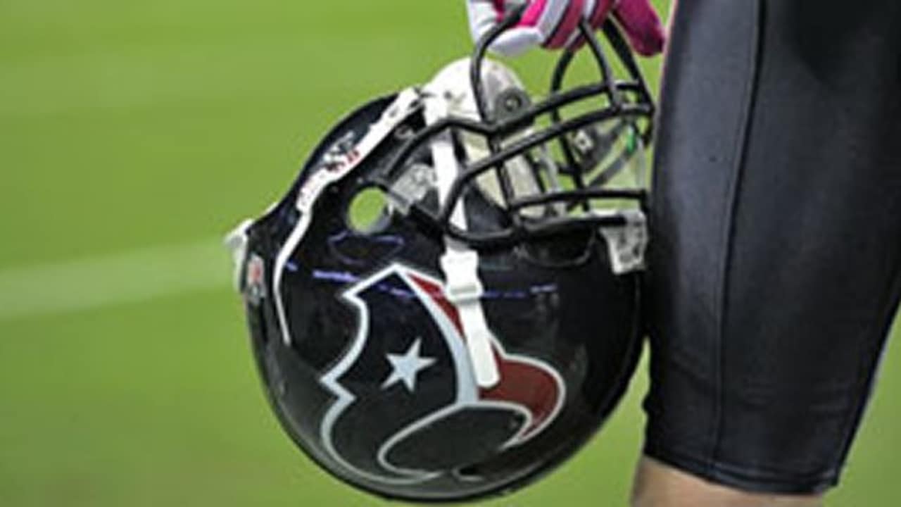 USA Football How to Remove the Helmet