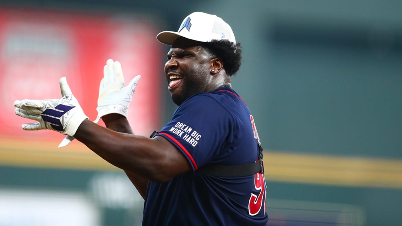 D.J. Reader wears GoPro at Charity Classic