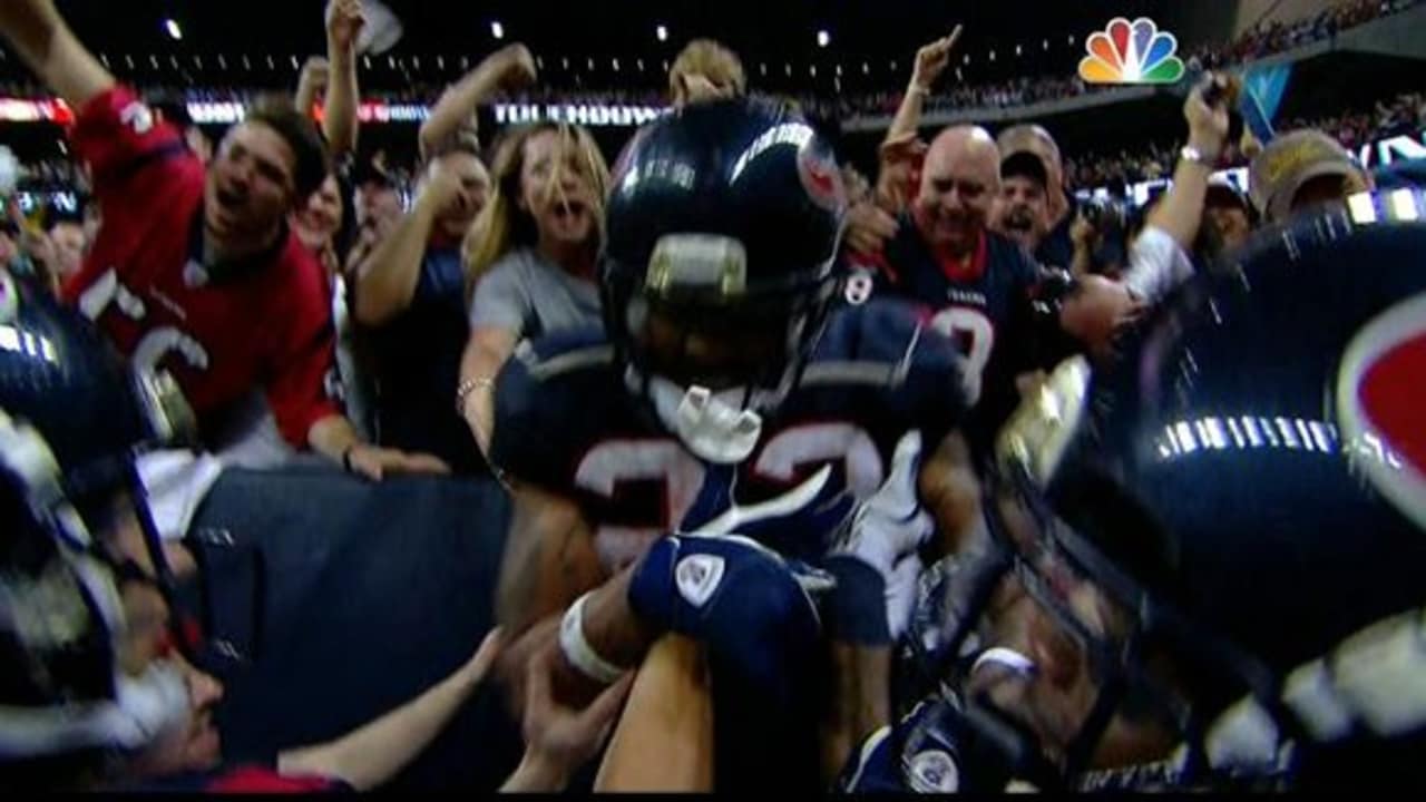 Texans win first playoff game, 31-10 over Bengals