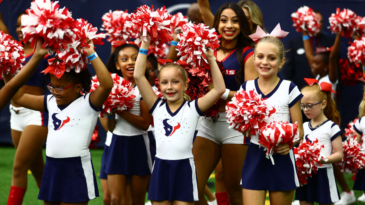 | 2022 Junior Cheerleaders performance presented by Texas Children's