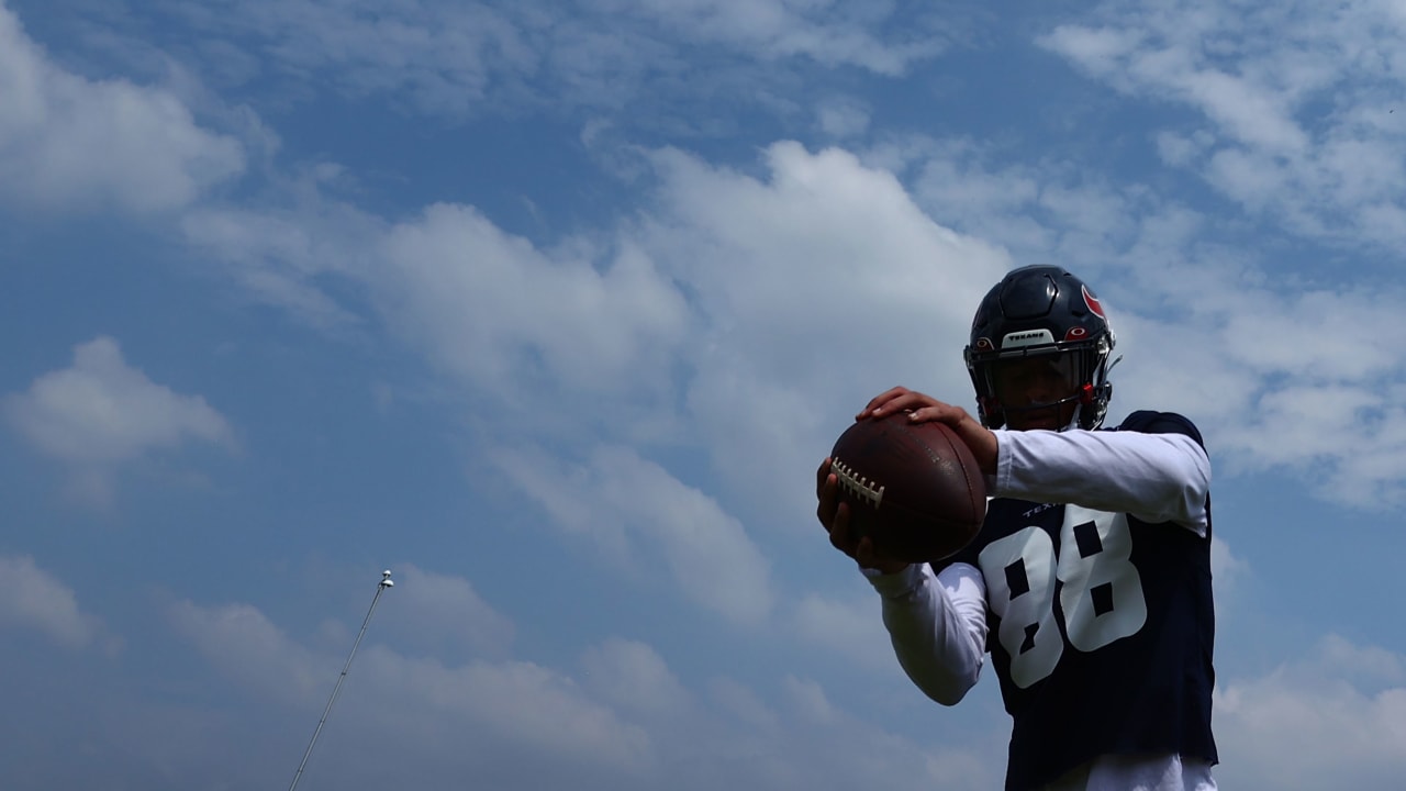 Texans Voice Marc Vandermeer shares about the similarities between OTAs