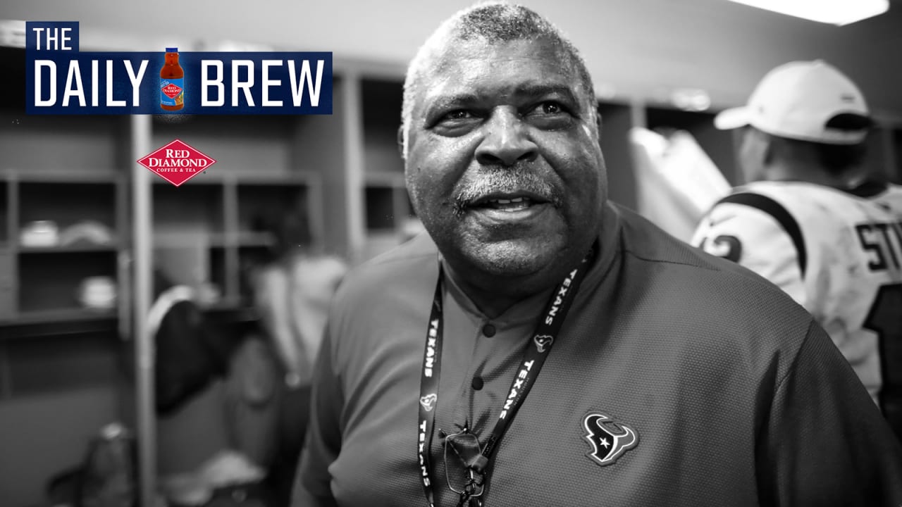 Texans DC Romeo Crennel announces retirement after 39 seasons in