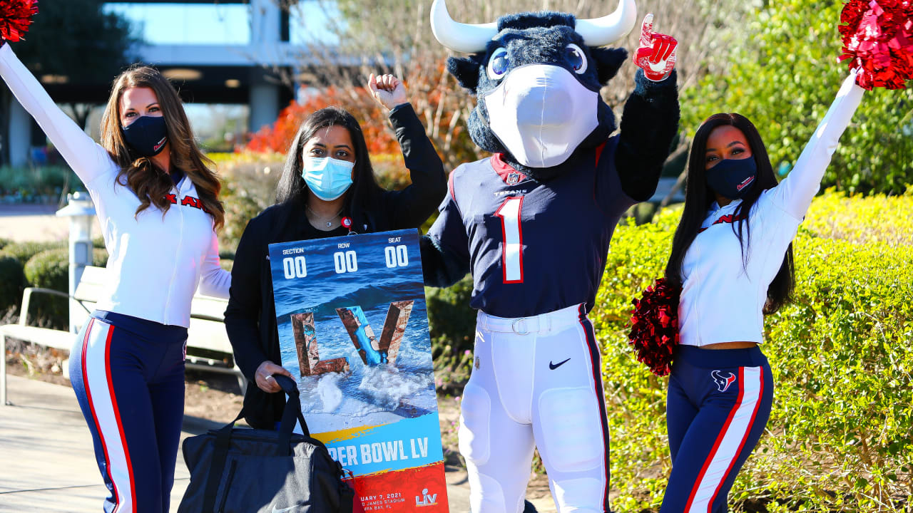 Texans surprise four health care workers with tickets to Super Bowl LV