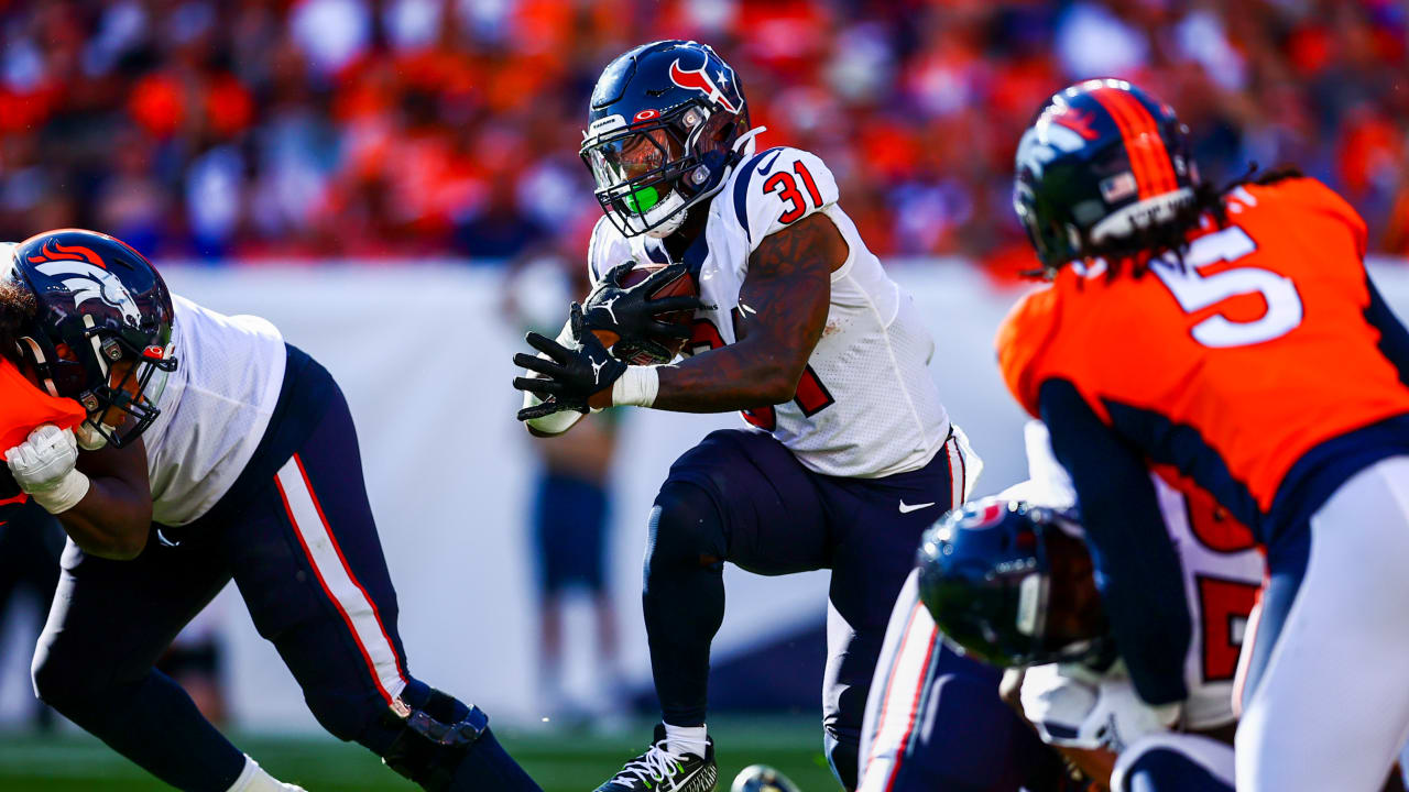 Houston Texans: Rookie RB Dameon Pierce shows promise in debut