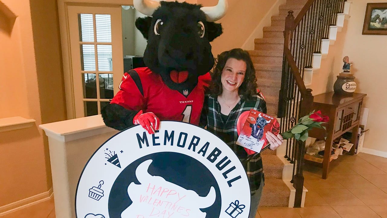 Texans mascot Toro battles bullying, Free