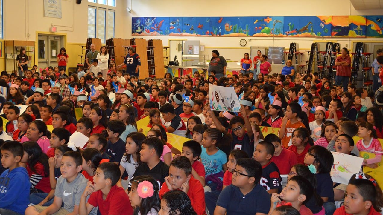 Texans visit Rucker Elementary School
