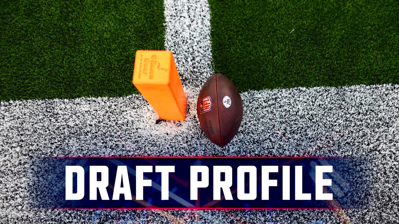 Alex Turri, lead editor for USA Today's Clemson Wire, gives insight on top NFL Draft prospect and potential Houston Texan, DE Myles Murphy. - Vimarsana News