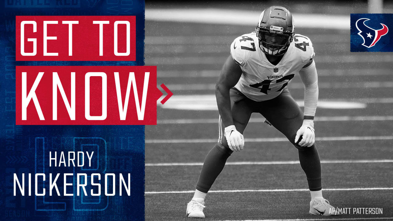 Houston Texans middle linebacker Hardy Nickerson warms up before