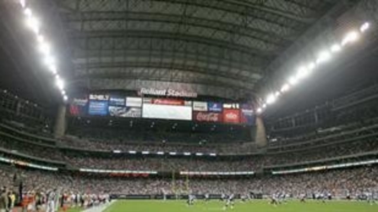 Roof closed for Texans-Panthers game on Thursday Night Football