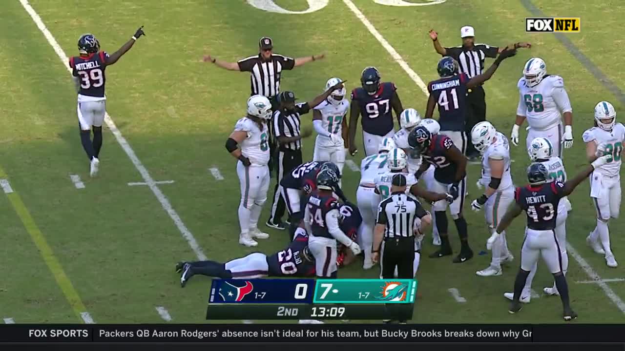 Houston Texans (3) Vs. Tennessee Titans (7) Half-time Break GIF