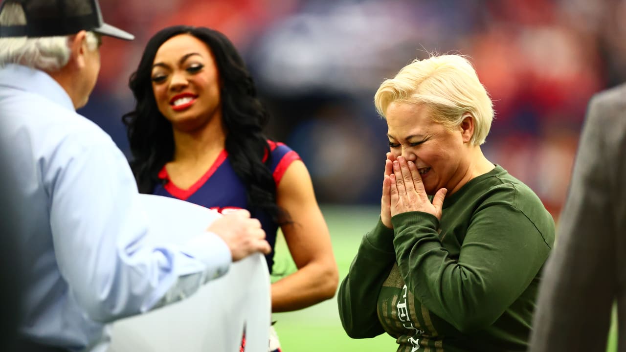 U.S. Army Sgt. Joanna Ellenbeck and Family Surprised with Mortgage-Free  Home During Houston Texans Game - Hello Woodlands