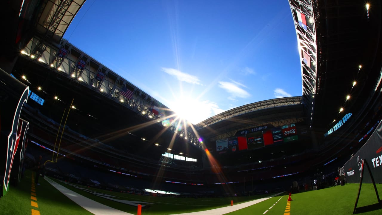 Roof closed for Texans-Panthers game on Thursday Night Football