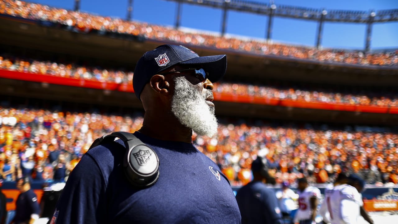 Texans coach Lovie Smith returns to Soldier Field on Sunday