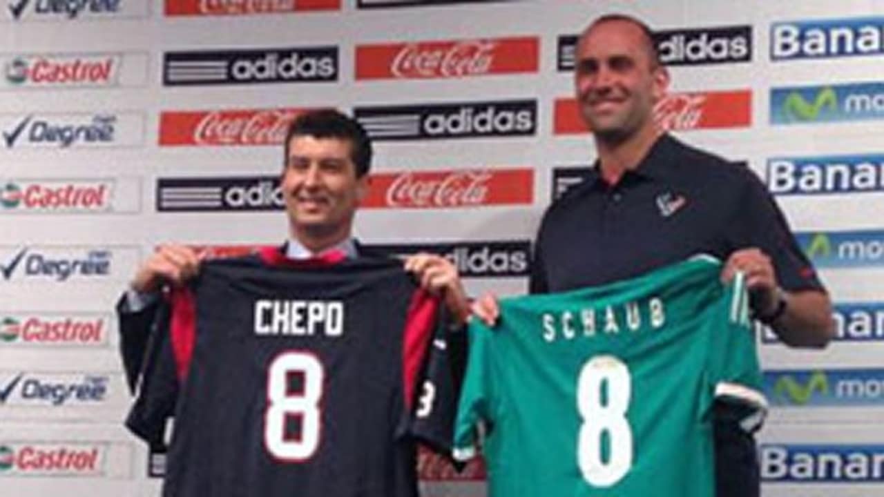 Texans fan buys Matt Schaub jersey to burn it in Reliant Stadium