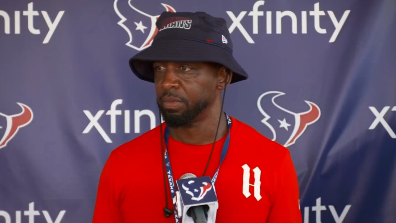 Houston Texans offensive coordinator Pep Hamilton during an NFL football  game Sunday, Sept. 18, 2022, in Denver. (AP Photo/David Zalubowski Stock  Photo - Alamy