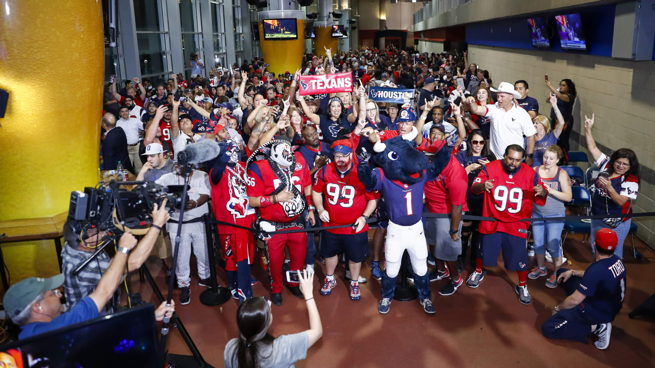 Preparations underway for Texans 2019 NFL Draft Party