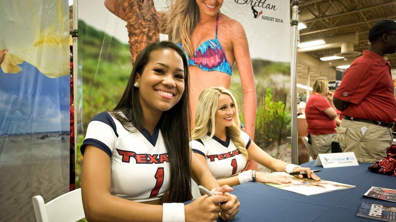 Houston Texans Cheerleader calendar signing