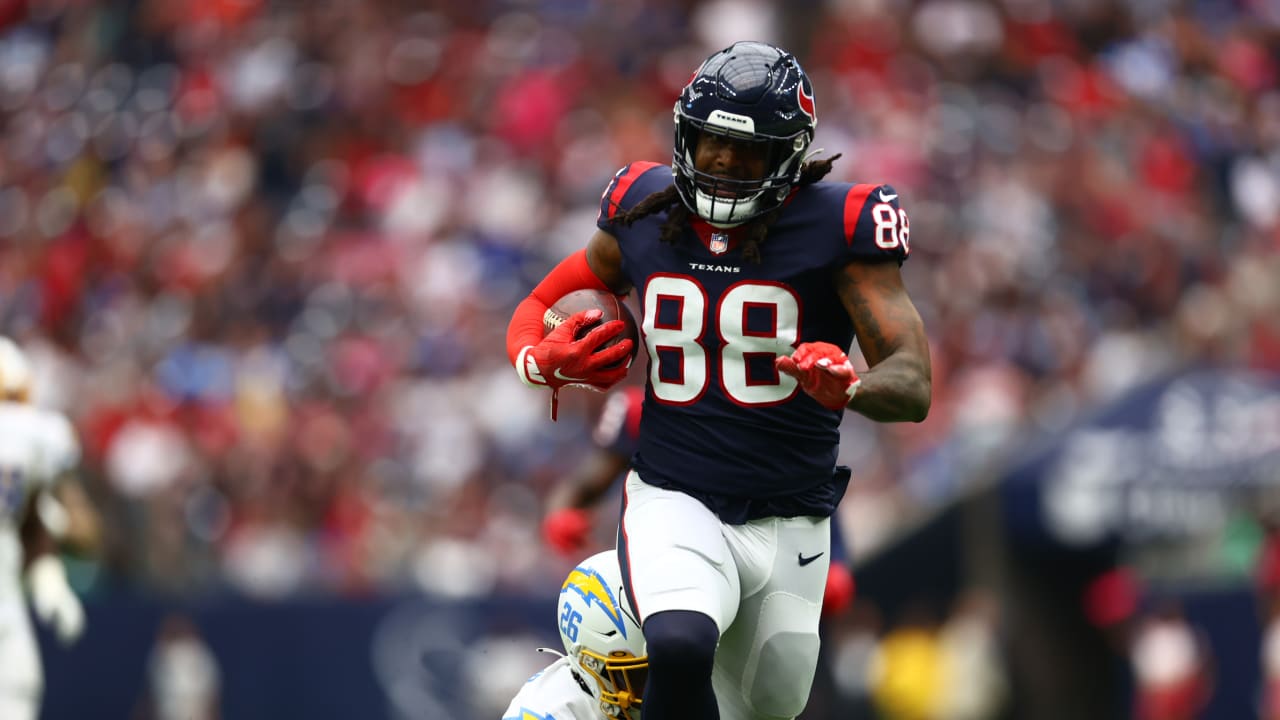 Texans' Jordan Akins low on Pro Football Focus' TE rankings