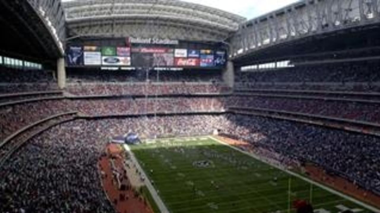 Houston Texans: NRG Stadium roof failed to fully open for game