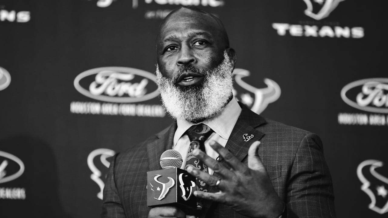 Houston Texans: Lovie Smith says too early to question leadership