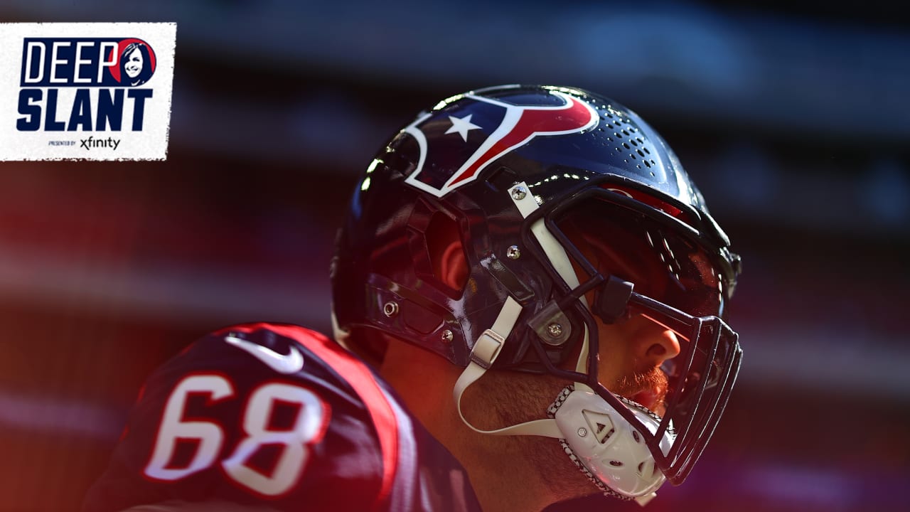 Houston Texans quarterback Davis Mills (10) before an NFL football game  Sunday, Sept. 18, 2022, in Denver. (AP Photo/David Zalubowski Stock Photo -  Alamy