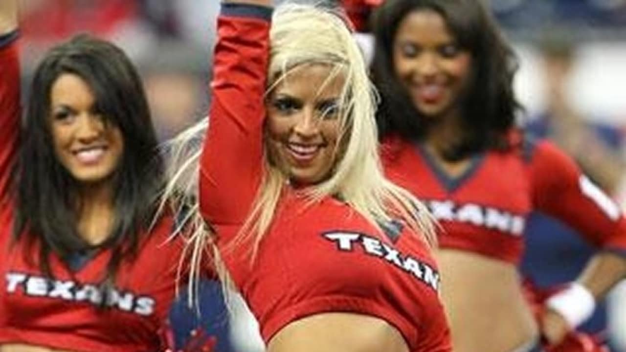 Hot Cheerleaders Around The NFL