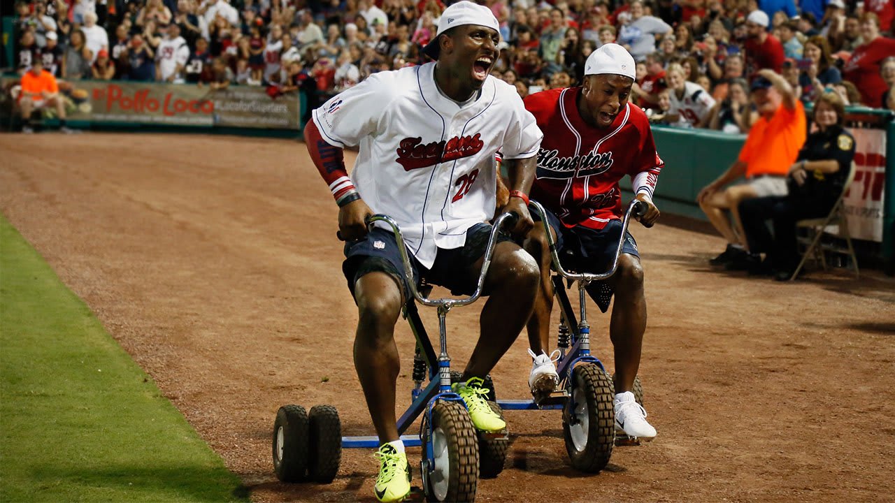 Texans compete in tricycle race