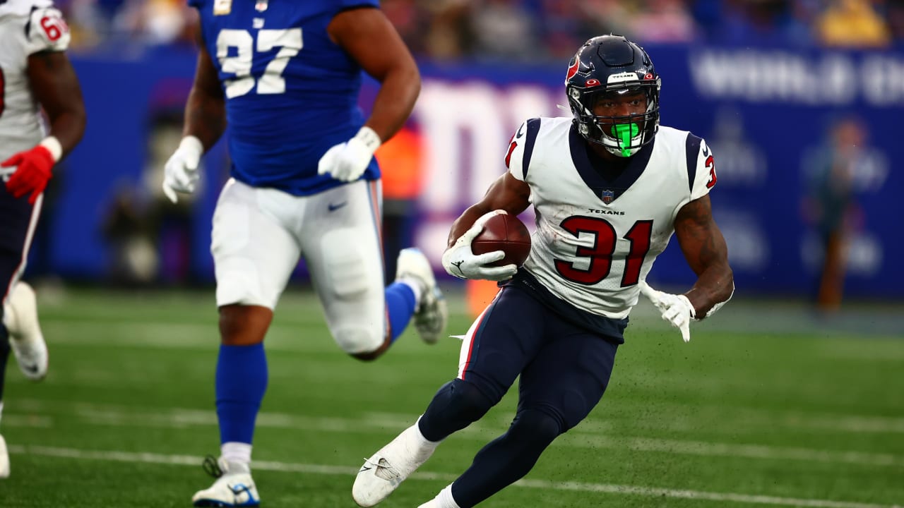 Texans coach Lovie Smith says RB Dameon Pierce is a 'tough, confident  football player'