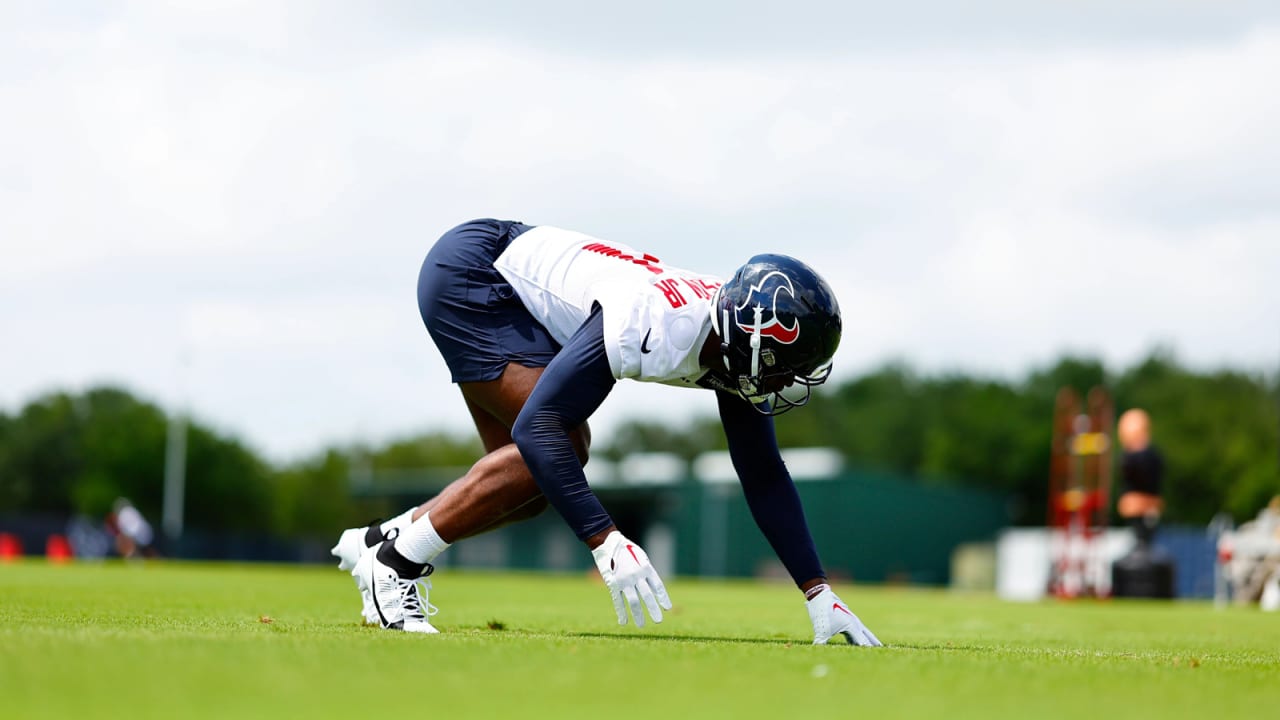 Houston Texans defensive end Will Anderson, Jr. tallied a tackle