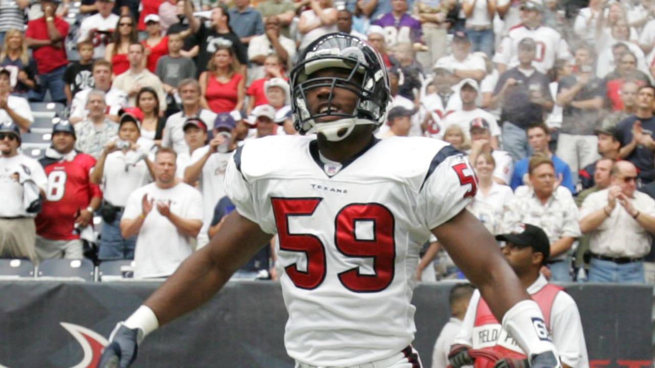 Houston Texans camp: Why DeMeco Ryans is calling plays on defense