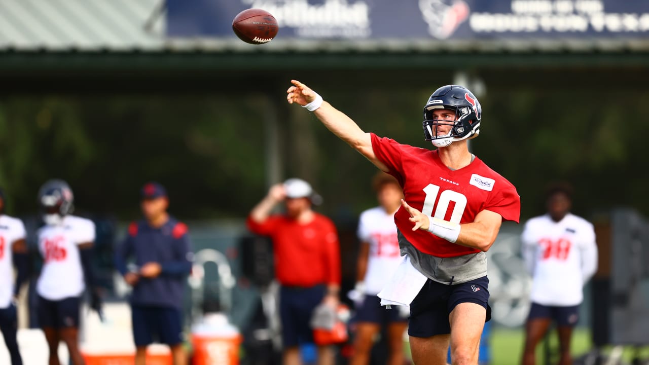 Davis Mills officially named Houston Texans' starting QB for Thursday's game