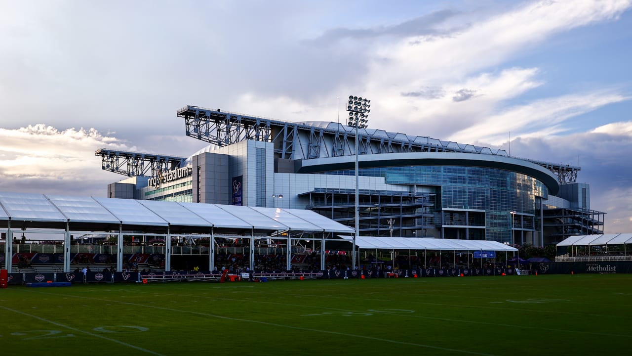 Texans rookies Thomas Booker, Kurt Hinish learned on the job in first NFL  start