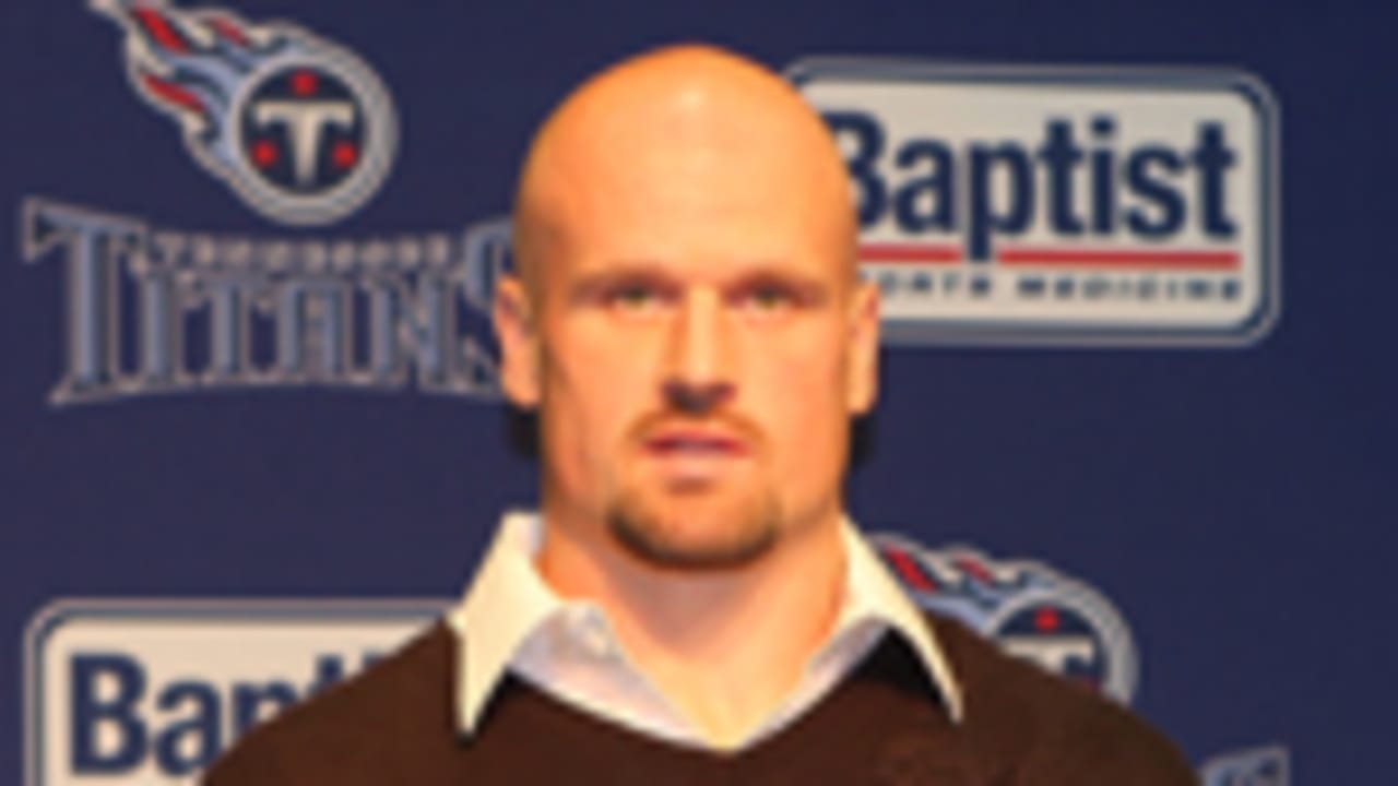 Vanden Bosch Named 2009 Titans Community Man of the Year