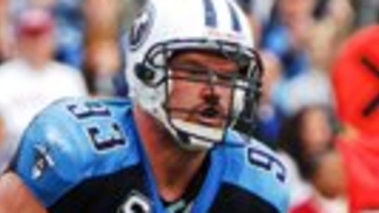 Tennessee Titans quarterback Billy Volek drops back to pass during