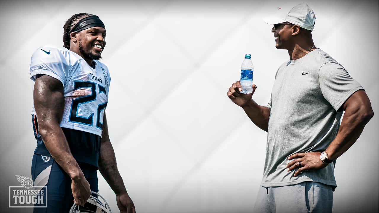No Slowdown in Sight? Eddie George Says Don't Mistake Titans RB Derrick  Henry's Heavy Workload for a Physical Beating