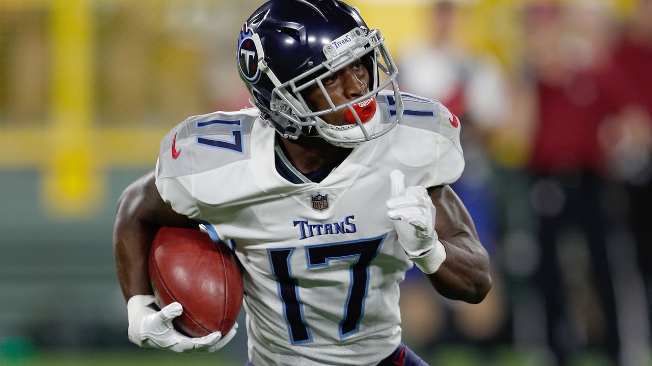 Tennessee Titans wide receiver Cameron Batson warms up prior to the